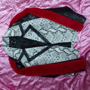 EUC Perfect for Fall Akira brand python and faux fur jacket 🔥🔥